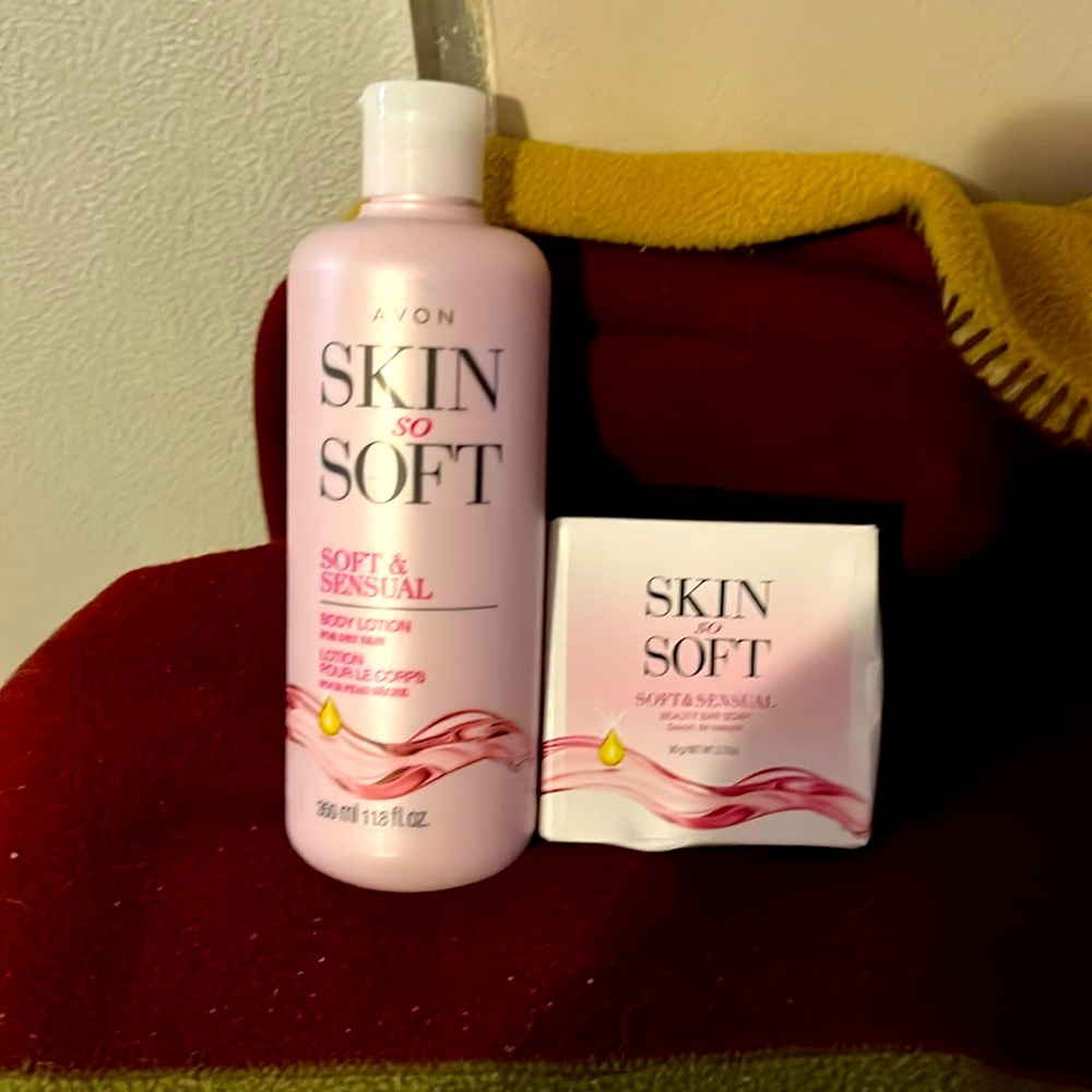 Avon skin so soft body lotion set